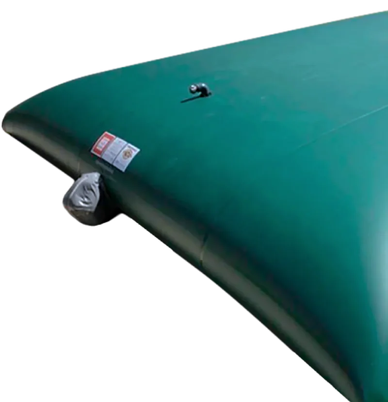 Detalle de la válvula de entrada de un depósito flexible para agua de lluvia